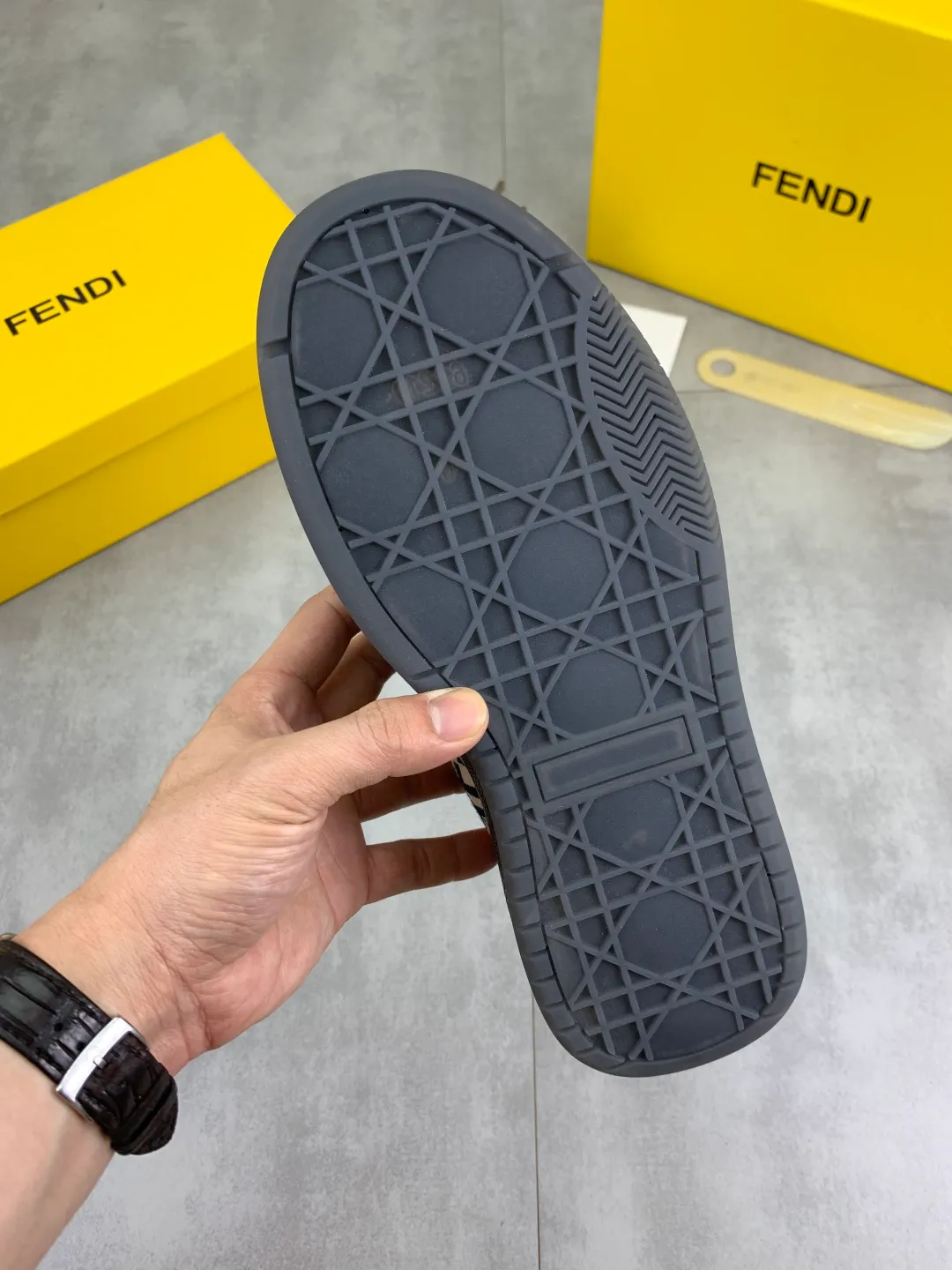 ​Men's shoes 💰P440 💰【New】Little monster 🆘 New FENDI 🕶️🕶️Simple routing effect, showing an elegant and cool driving shoe 🎬Using imported calfskin + first-layer pigskin lining🐂Excellent material🎬Detailed workmanship 🤗Comfortable foot feel➰➰. ​Pair it with any outfit to show your taste and temperament, low-key luxury ♻️Design ​simple and elegant ​noble and fashionable 🍃​Very loved and favored by trendy men 💓❤️size: 38-44 4️⃣colors available